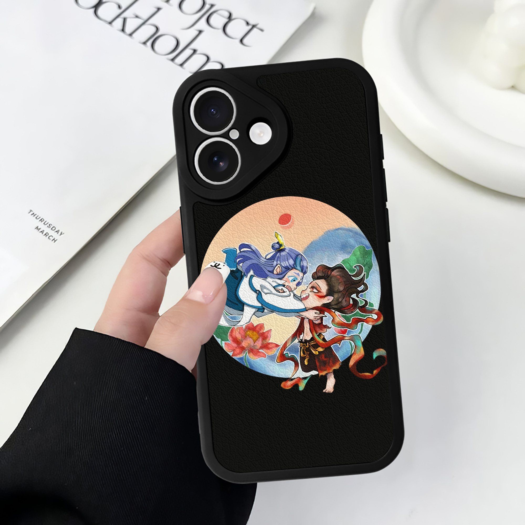 （画像用） Ne Zha 2 ナタ 魔童の大暴れ 【iPhone 16シリーズ対応】シリコンスマホケース（レザー調） 材質：シリコン